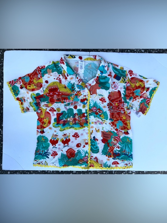 Alice in Wonderland Button Up Top & Short Set - Picture 2 of 6